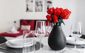 Deluxe Studio im Zentrum von Bregenz Roses Are Red
